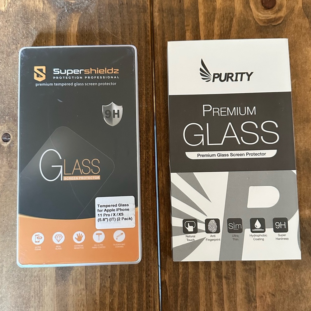 Set of 2 glass screen protectors for iPhone 11 Pro